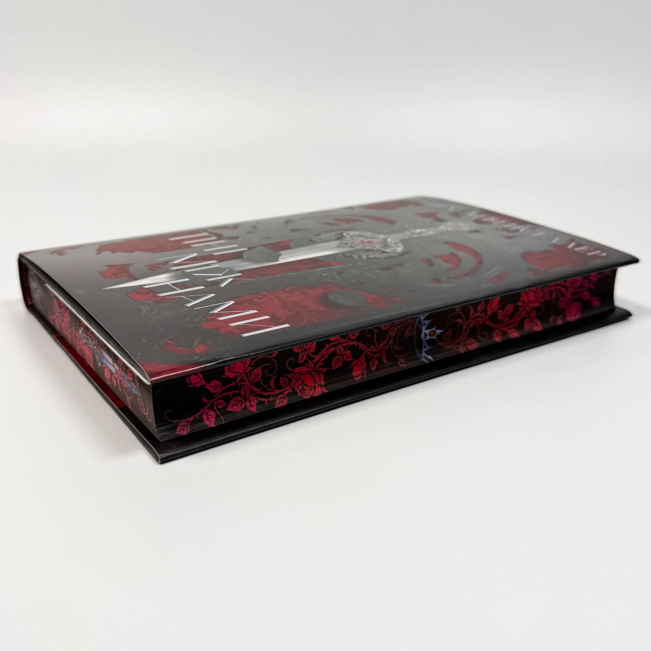 Тіні між нами. Автор — Тріша Левенселлер. 