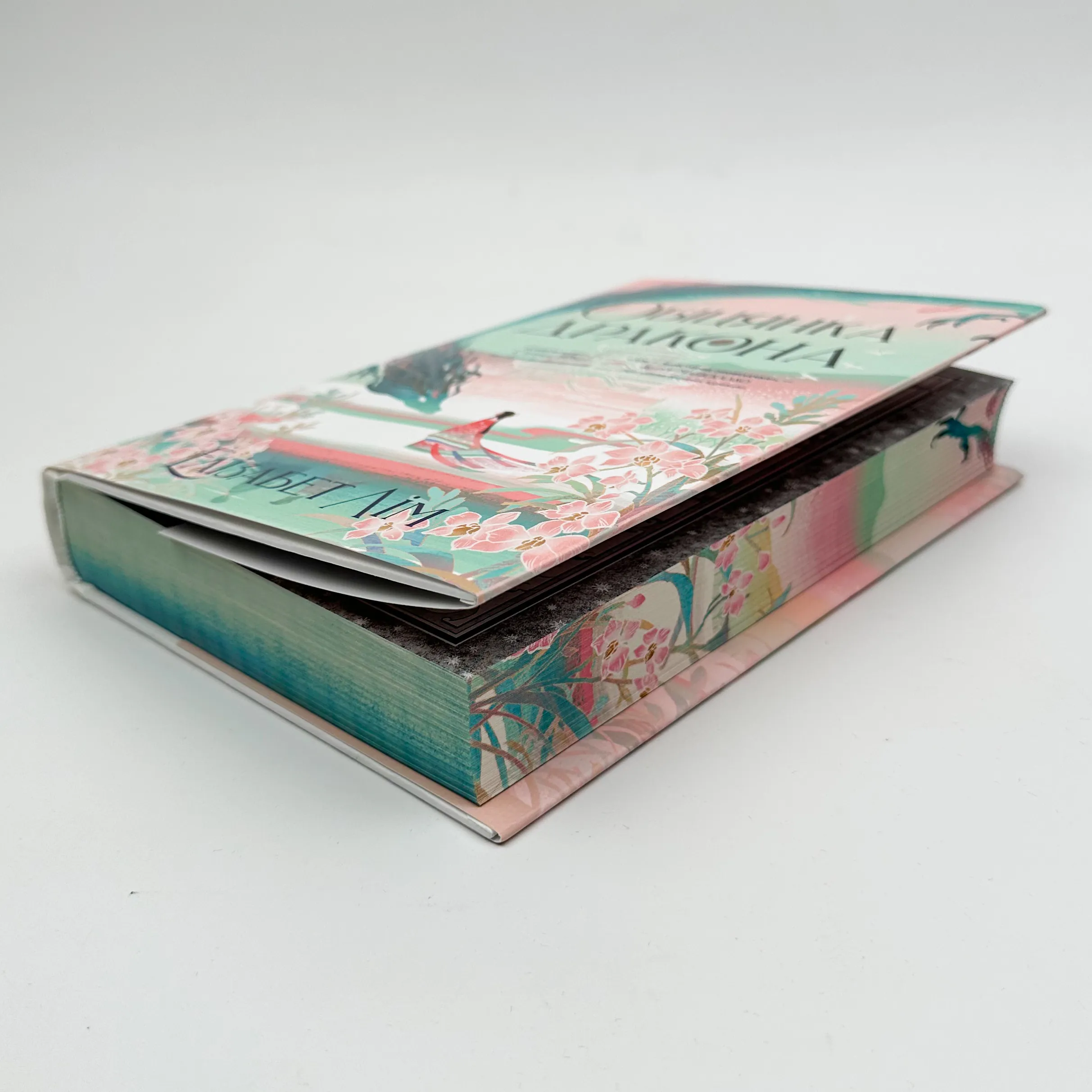 Обіцянка дракона. Книга 2. Автор — Елізабет Лім. 