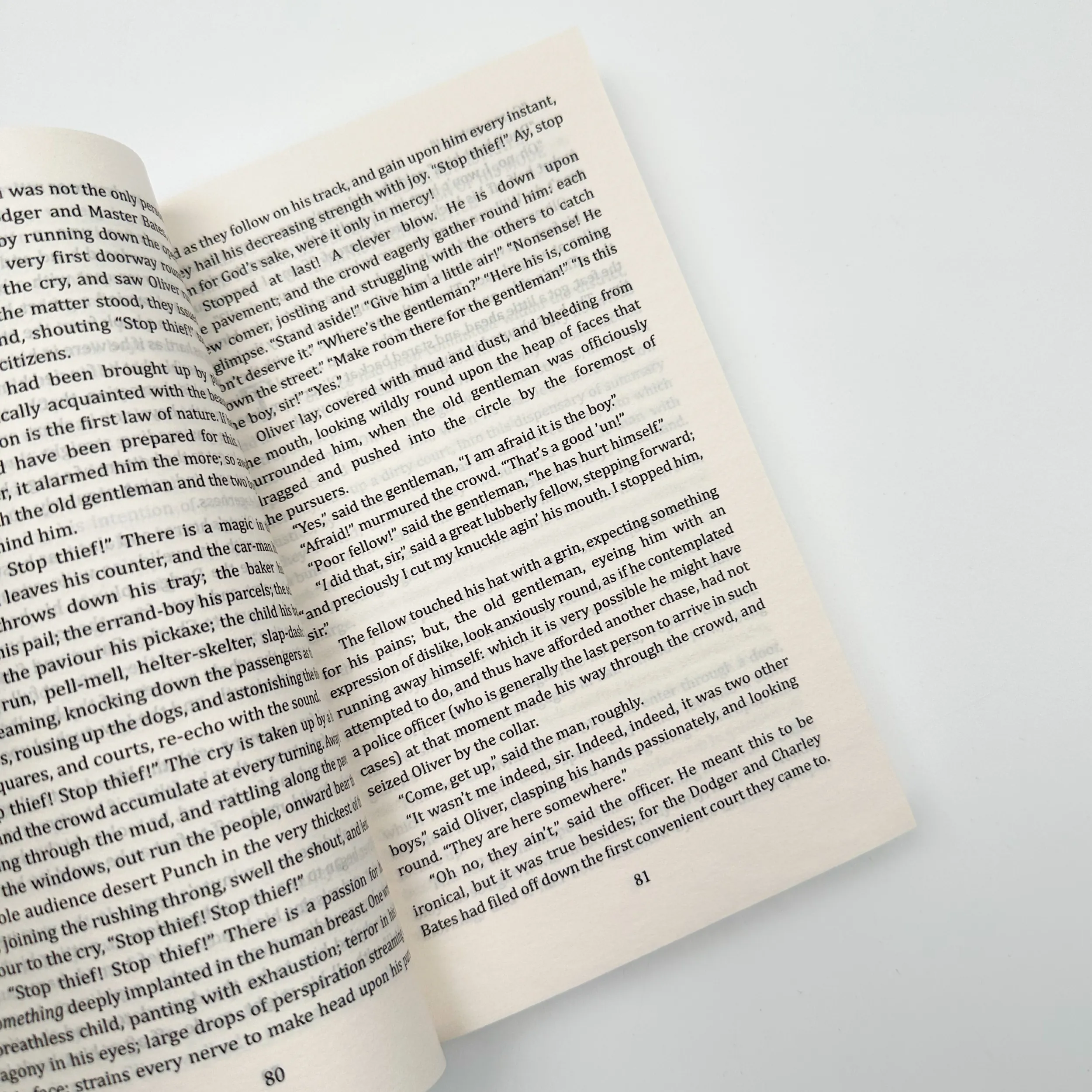 Oliver Twist. Автор — Чарлз Діккенс. 