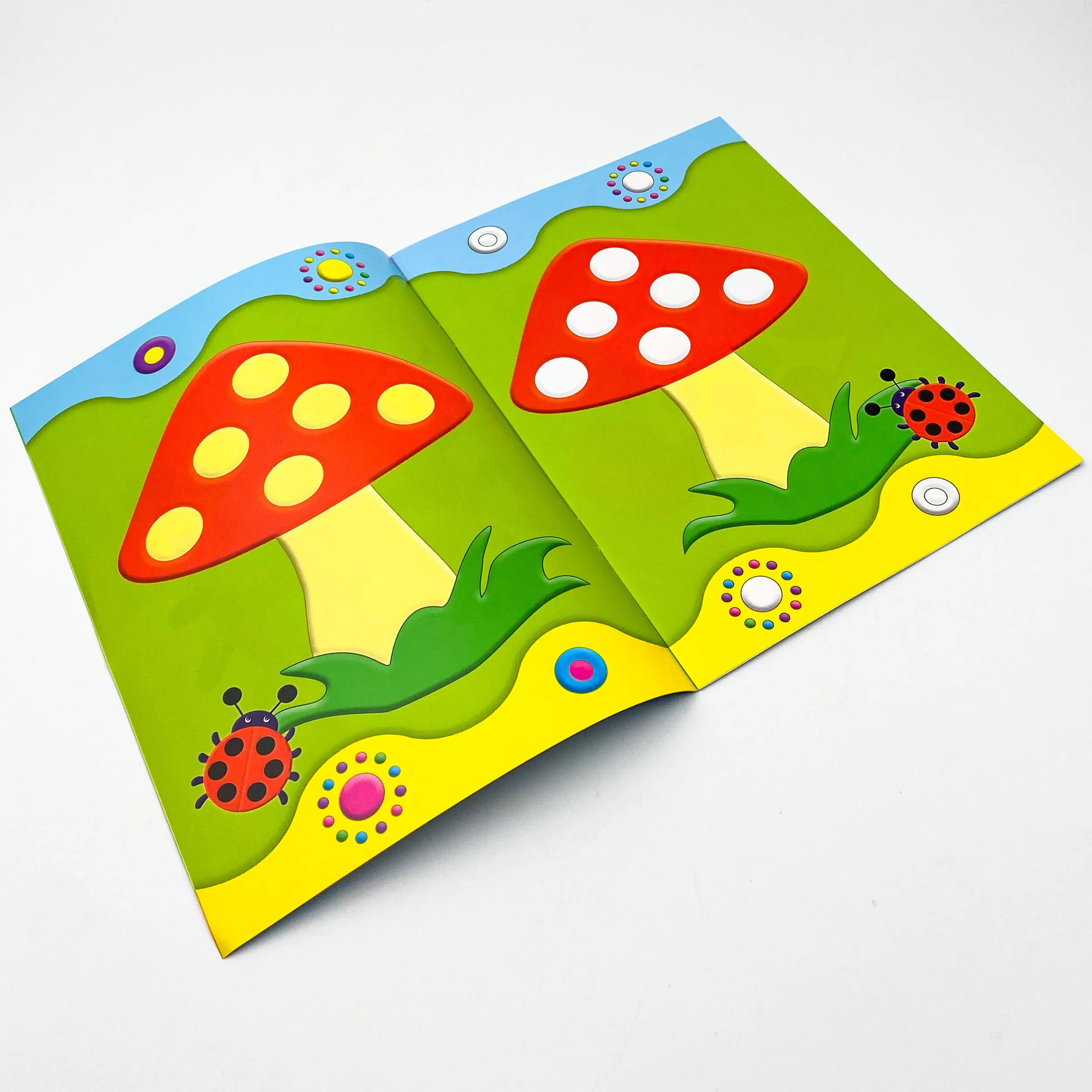 Розвивальні наліпки для малюків. Метелик