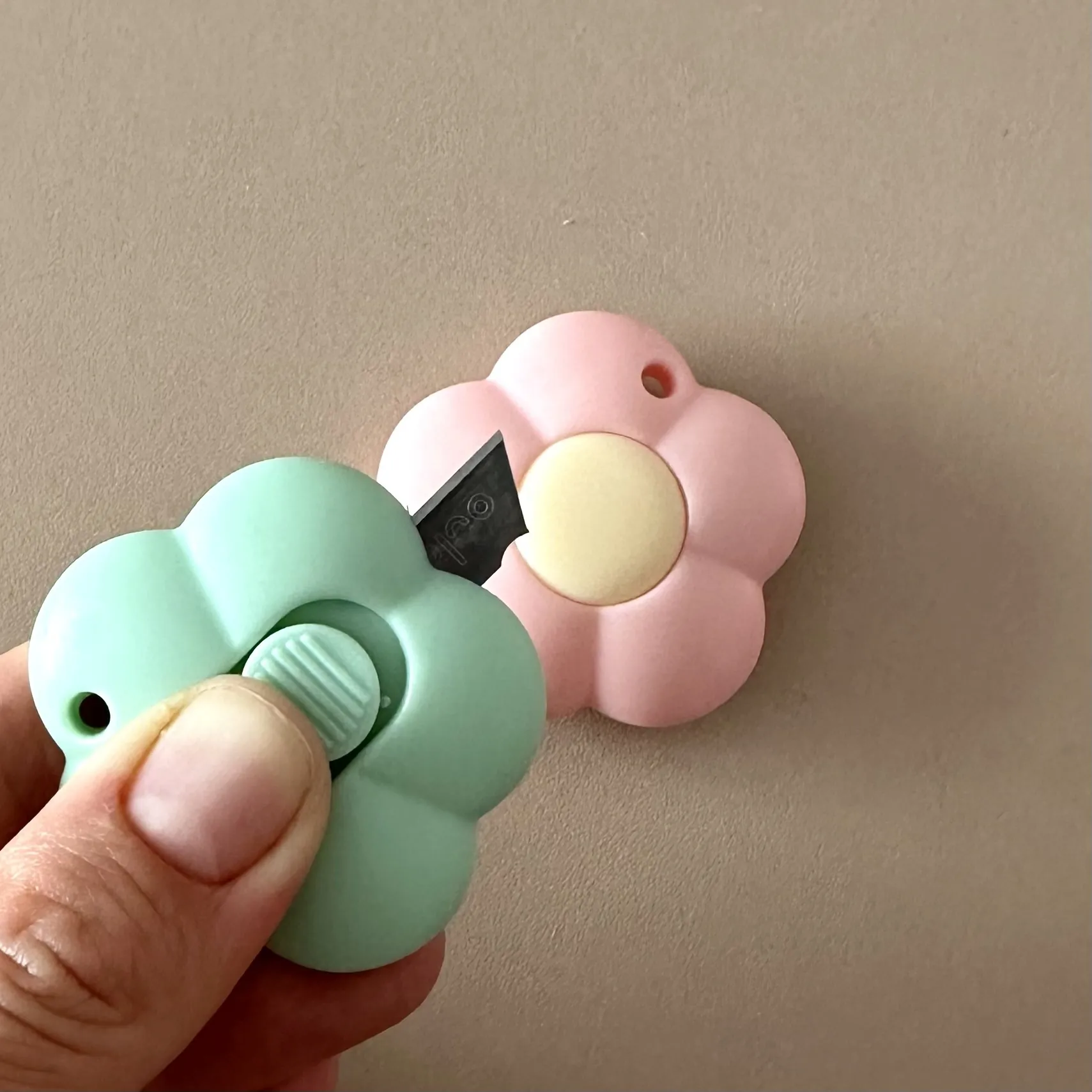 Канцелярський ножик 