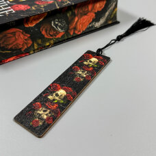 Закладка з черепом та трояндами