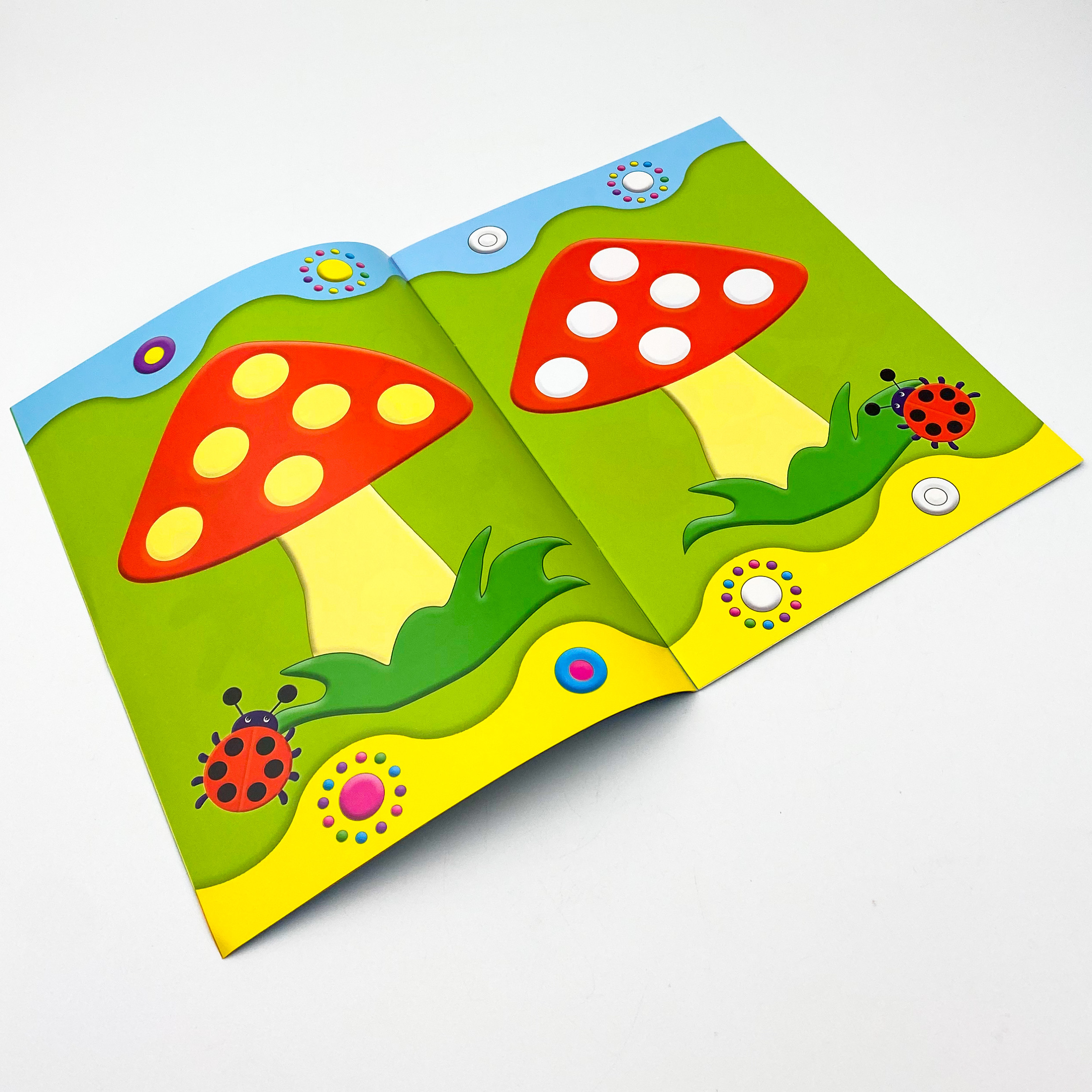 Розвивальні наліпки для малюків. Метелик